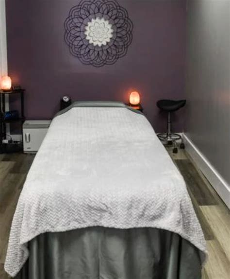 <b>Montreal</b> Police officer tells <b>massage</b> therapist 'happy endings' are 'part of the business' <b>Montreal</b> woman eventually files report after first officer seemed to try to dissuade her from doing. . Montreal kijiji massage
